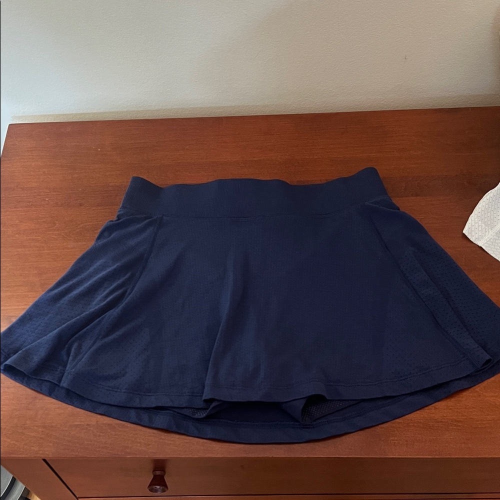 lululemon Size 6 Navy and White Athletic Skirts